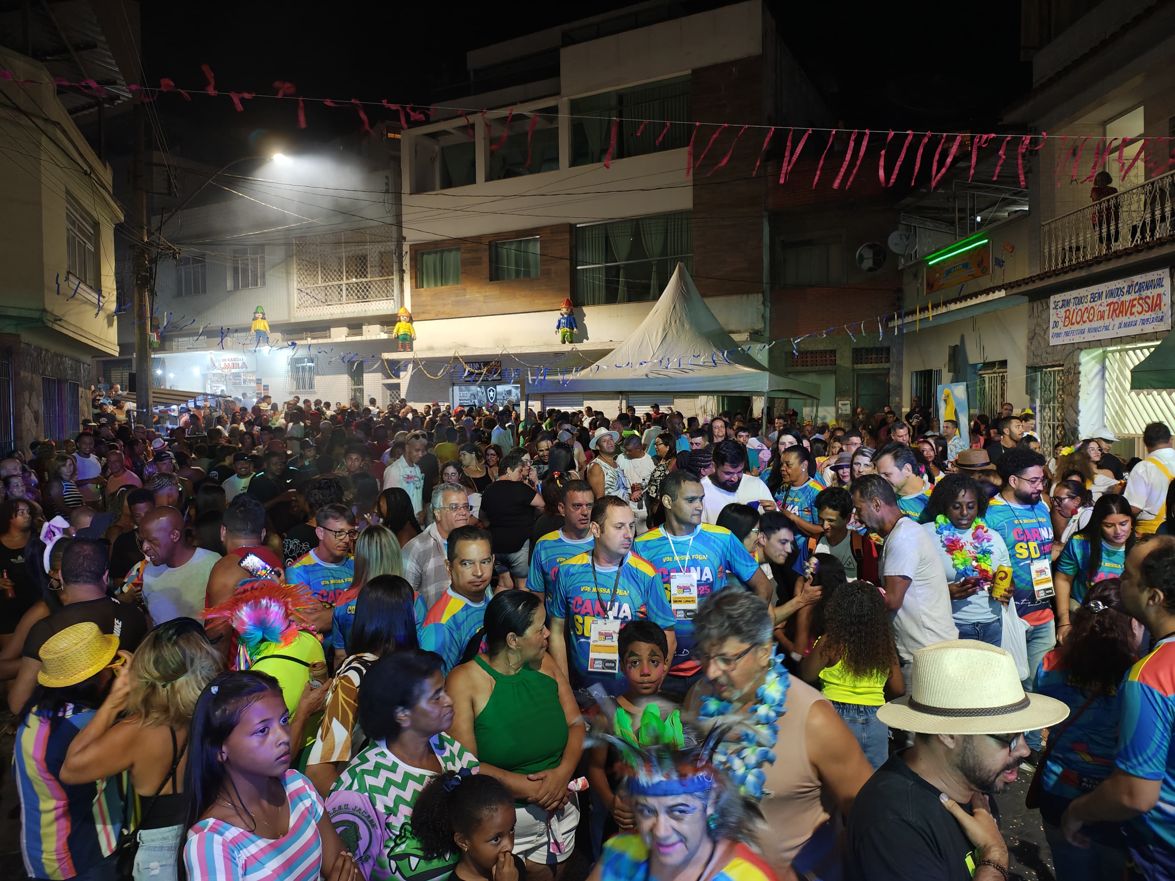Bloco da Travessia inicia oficialmente Carnaval 2025 em Santos Dumont